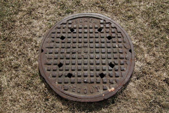 montreal_sewer_manhole_cover