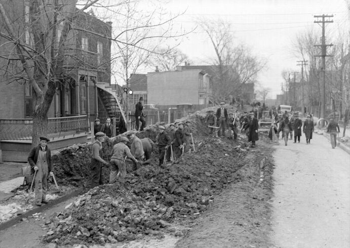 Sewer work in Verdun, 1938